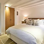 Finest Retreats - Bretherdale Barn *