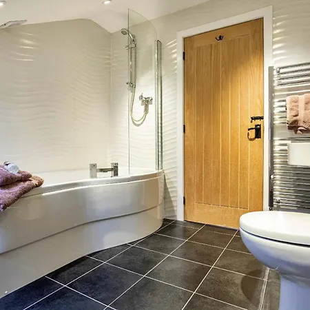 Finest Retreats - Bretherdale Barn * Тибей