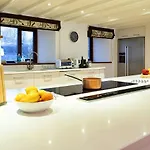 Finest Retreats - Bretherdale Barn 度假居 *